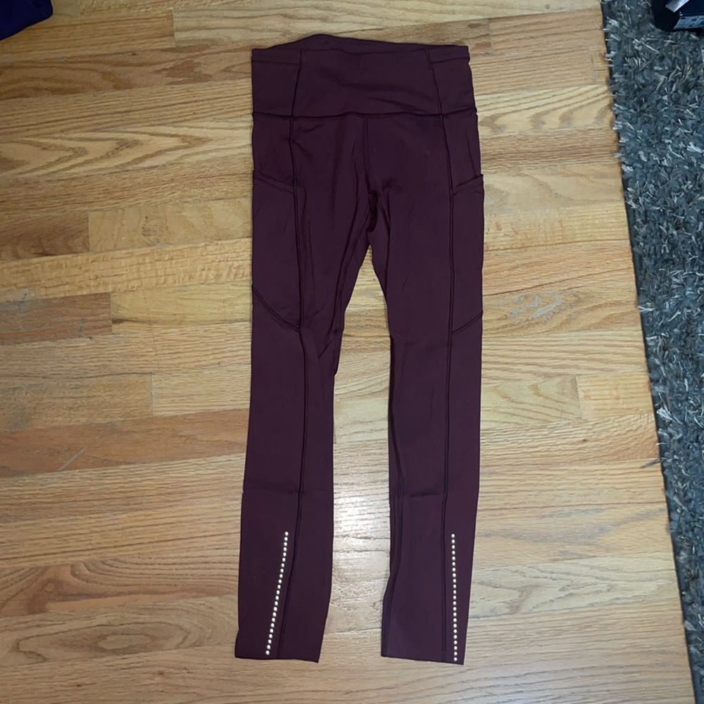 Lululemon Fast & Free tight. Size 4 which is 25” waist and 35” hips. 25” length.